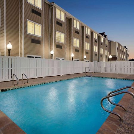 Super 8 By Wyndham San Antonio Airport North Hotel Ngoại thất bức ảnh
